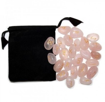 Runes en pierres de quartz rose