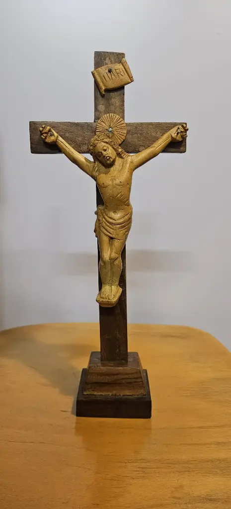Statue Jésus en bois de cèdre - (28 x 7cm)