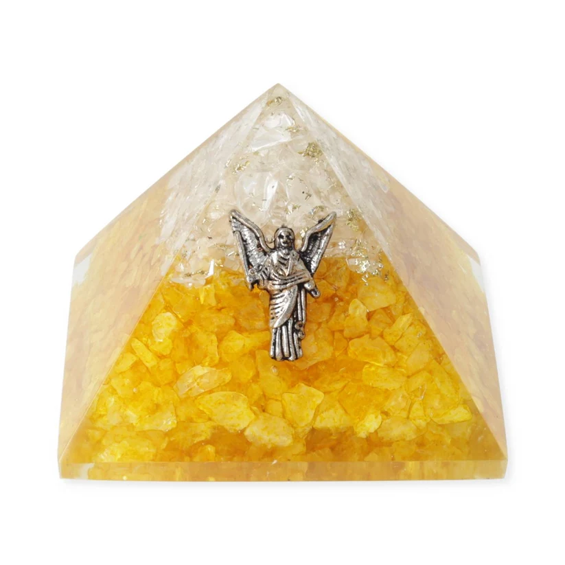 Pyramide d’orgonite citrine et cristal de roche avec ange Uriel 