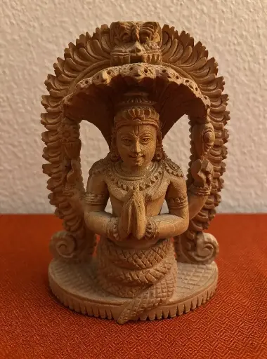 Patanjali en bois de cèdre (17 x 11 cm)